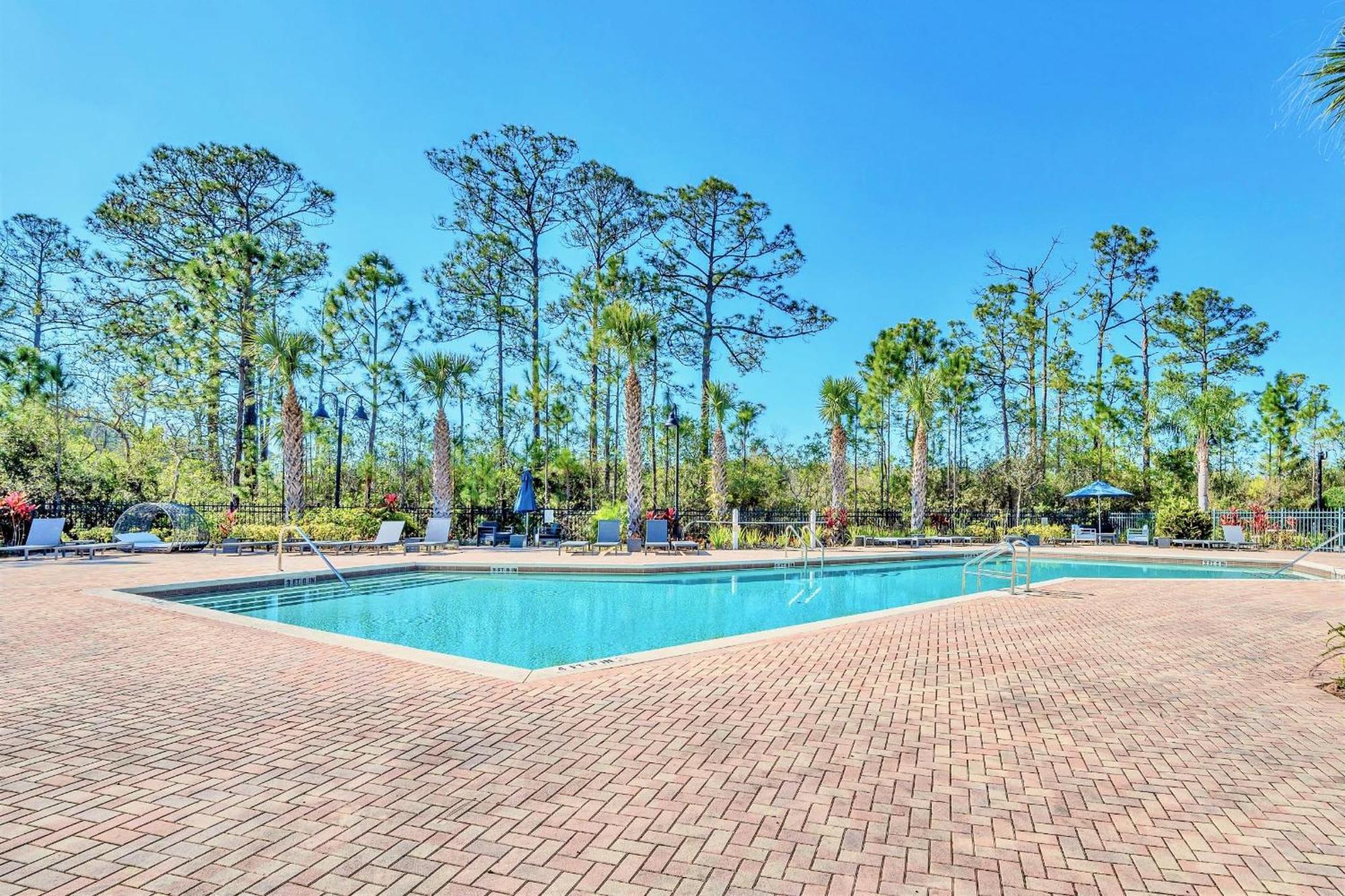 Stunning 2Br Condo With Hot Tub And Pool, Near Disney! Orlando Exterior foto